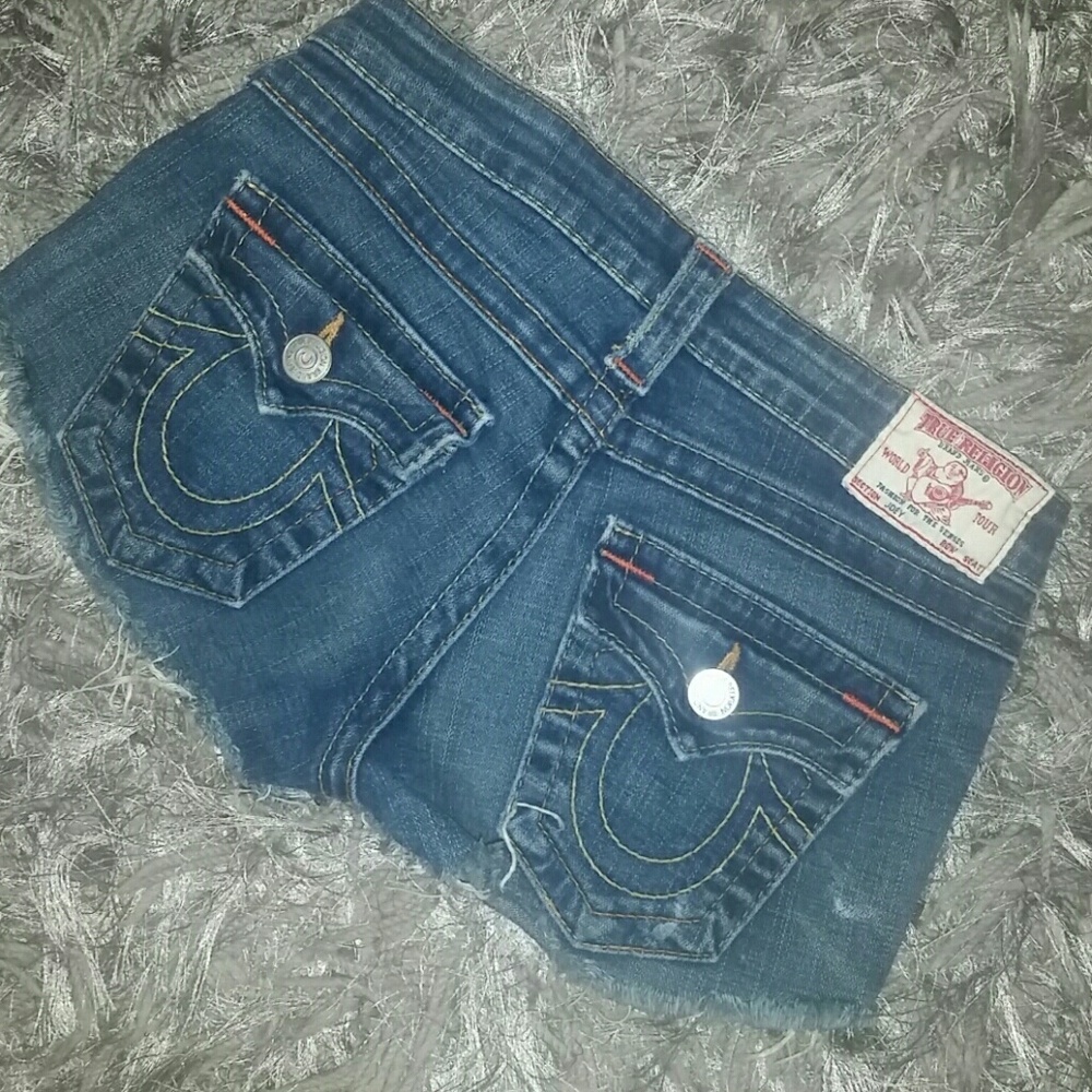 TRUE RELIGION cutoff shorts with button pocket